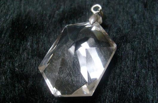 白水晶是什么?白水晶怎么保養(yǎng)?