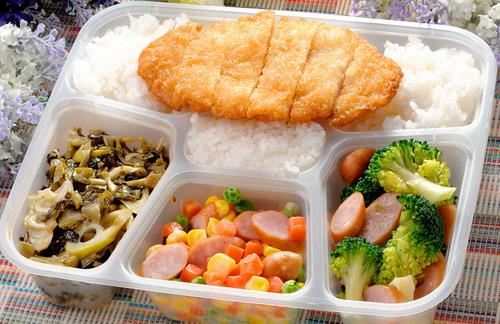 上班族帶飯 怎么吃午飯更健康?