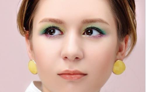 白領麗人提防“計算機皮膚”