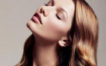 六個去頭屑妙招還你烏黑秀發