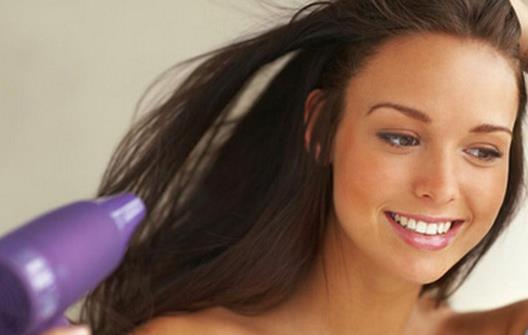 坐月子期如何洗頭預防月子病