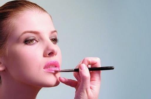 咬唇妝怎么化 一只漸變唇膏輕松搞定
