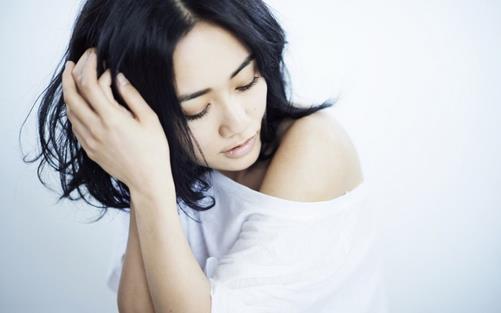 黑發女生也能性感可愛 只需掌握這些妝容重點