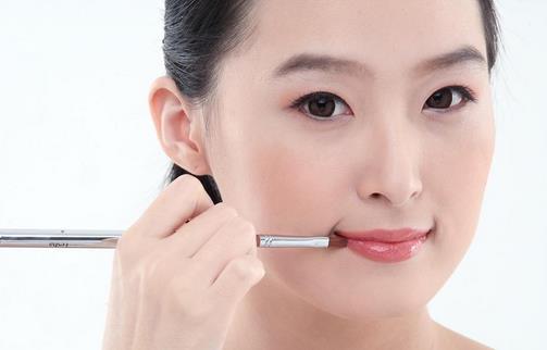 根據嘴唇特點教你畫出3D小嘴