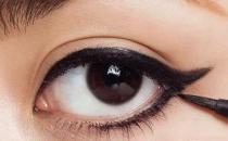 內雙怎么畫眼線 內雙畫眼線的步驟解讀