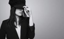 黑色衣服如何搭配和裝扮？