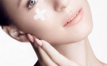 墊下巴會不回出現移位問題