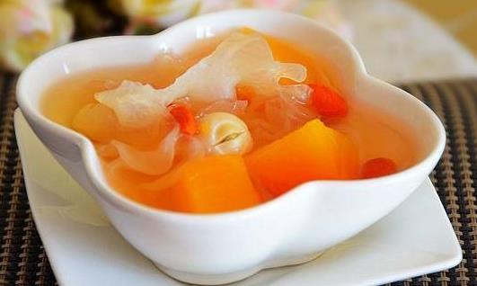 木瓜銀耳美容養(yǎng)顏湯 吃出靚麗好膚色