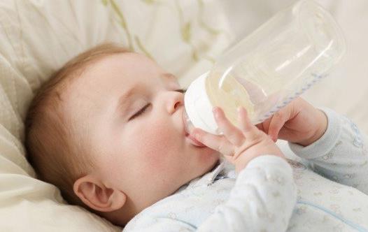 如何給寶寶健康的斷奶?