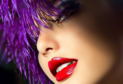 給油性肌膚上個(gè)輕薄底妝 不怕臉上泛油光