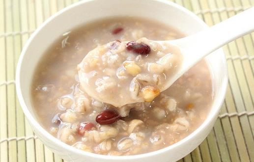 新年養(yǎng)生不妨喝雜糧粥