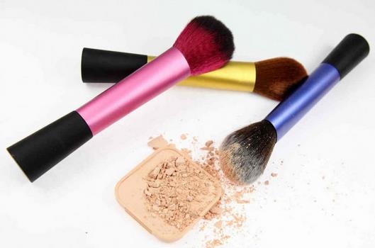 這些美妝工具萬萬不能借