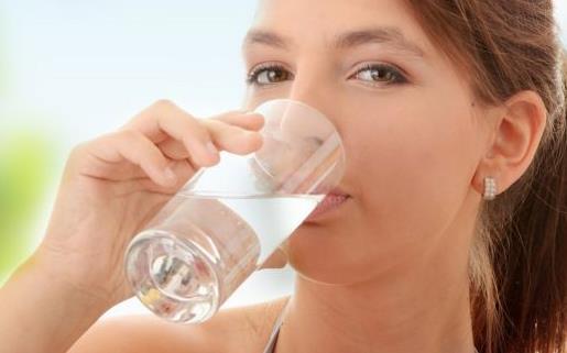 簡(jiǎn)單有效的瘦臉小技巧