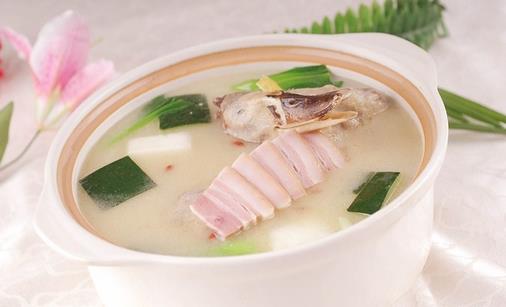 春季養(yǎng)生湯排毒佳