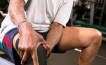 老人戴護膝更能保護膝關(guān)節(jié)