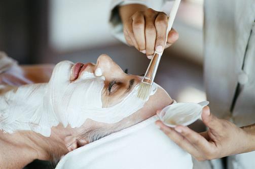 消除痘痘的五大絕招 變光滑萌妹子