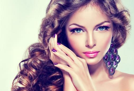 7個方法馴服調(diào)皮卷發(fā)