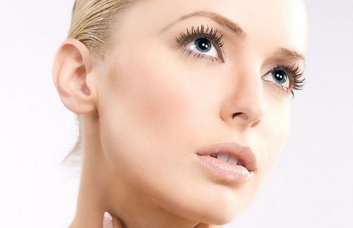 避開八大誤區(qū)祛痘無痕