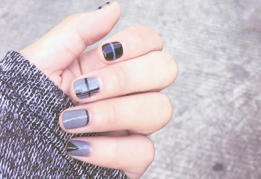 藍天彩虹美甲 指甲油怎么涂才好看