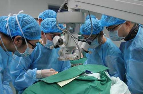 明明白白選擇白內障手術