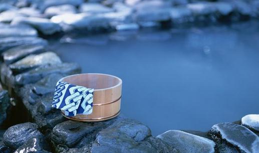 泡溫泉吃什么最好?泡溫泉要抓緊補水!