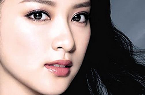 曠野秋妝濃 妝容只需多份小心機