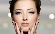 豐唇器成香腸嘴？化妝來救場