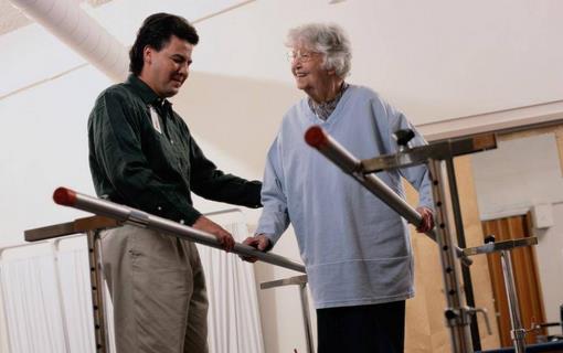 老人預防衰老 要多鍛煉關節(jié)