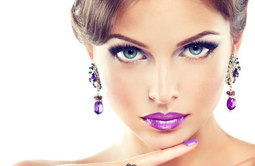 上粉底八大誤區(qū) 用不對(duì)欲蓋彌彰更顯老