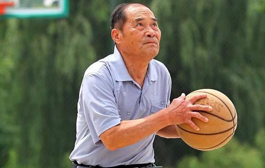 春季老人適合哪些運動