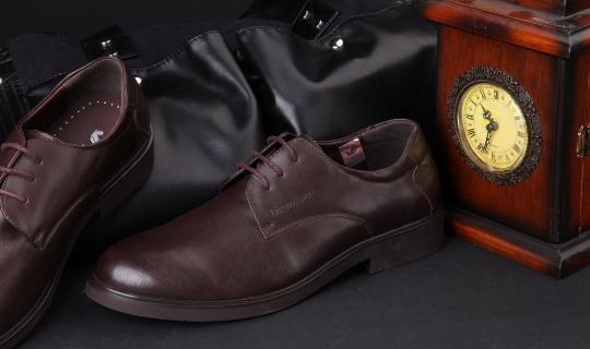 皮鞋如何除皺？皮鞋保養(yǎng)方法