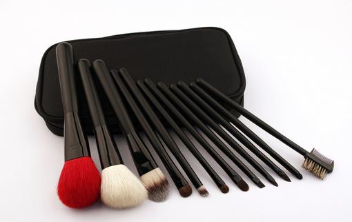 化妝刷個性收納法 4種存放化妝刷的好方法