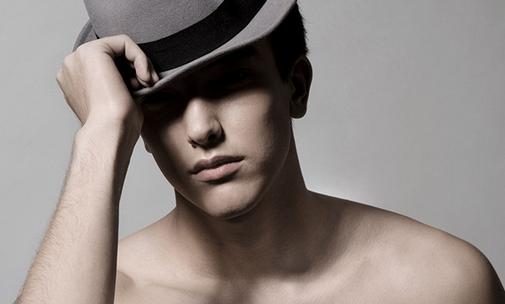 男人撒謊時的7個面部特征