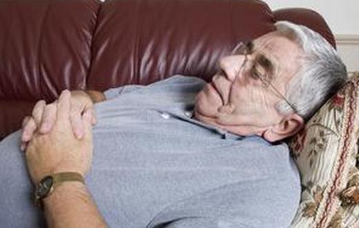 老人愛打瞌睡可能是病