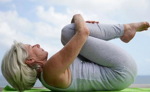 老人怎么運動保護腰椎