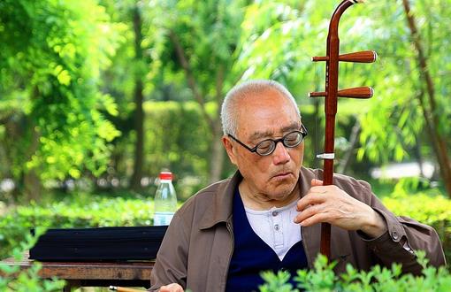 老人預防心臟病可學樂器