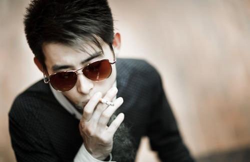 教你男士吸煙者如何護(hù)膚