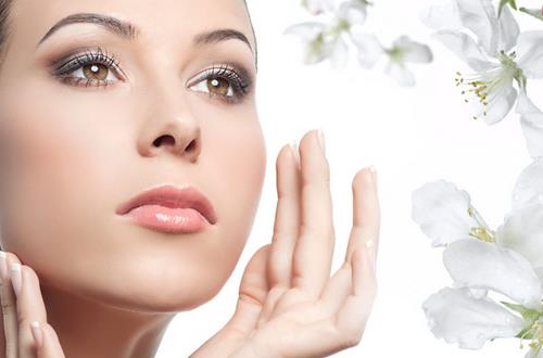 中性女三點(diǎn)妝容變嫵媚