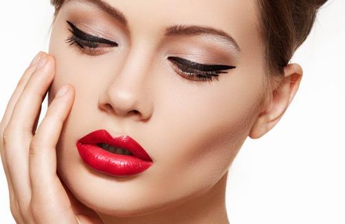 如何選購適合自己的唇線筆？