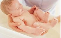 30個(gè)技巧讓嬰兒冬天洗澡不冷