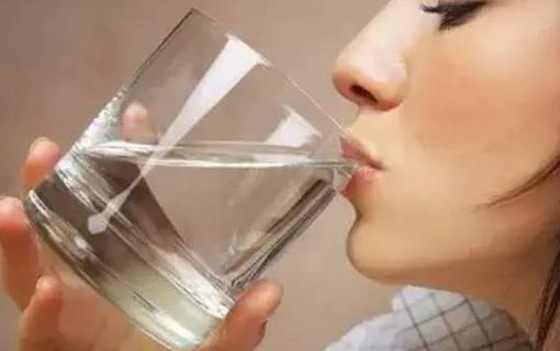 盤點(diǎn)喝水8大致命誤區(qū)