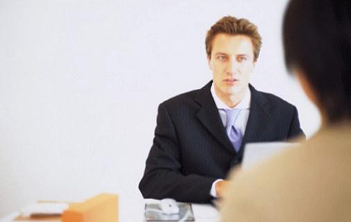 最容易惹怒面試官的行為