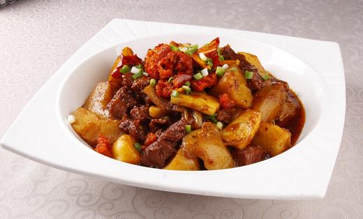 土豆加肉更美味哦!牛肉燉土豆的做法