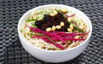 老北京炸醬面是怎么做的？