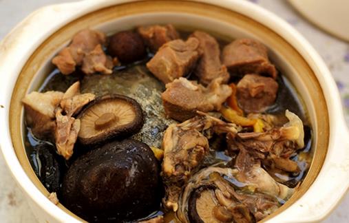 女人補血藥膳:甲魚羊肉湯的做法