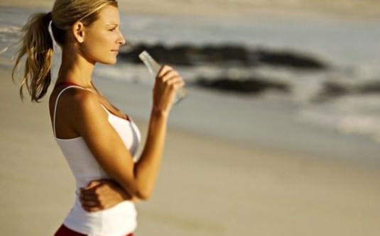 女人第一眼都會看男人的哪個部位?