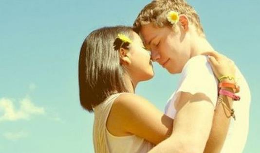 教你如何判斷異性是否對你有好感