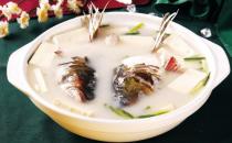 魚頭燉豆腐營養加倍哦！