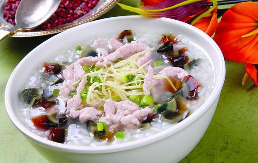 夏季炎熱沒胃口?教你做好吃的皮蛋瘦肉粥