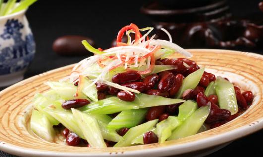 怎么做西芹豆泡?
